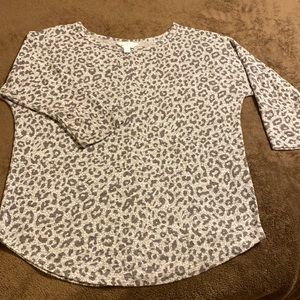 Market and Spruce from Stitch Fix Sz Small Grey Leopard Print Top